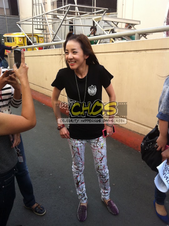 Photos: More Pics of Dara at ABS-CBN Studio